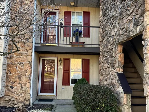 134 Valley Greene Cir, Wyomissing, PA 19610