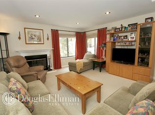 52 Rambling Brook Rd, Chappaqua, NY 10514