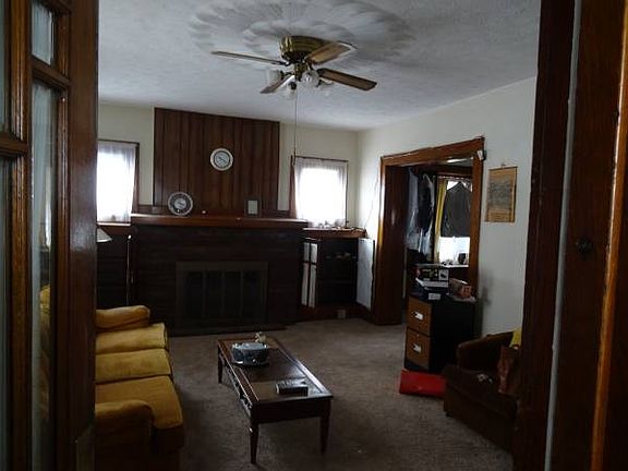 5th image of 122 Middlebury Ave