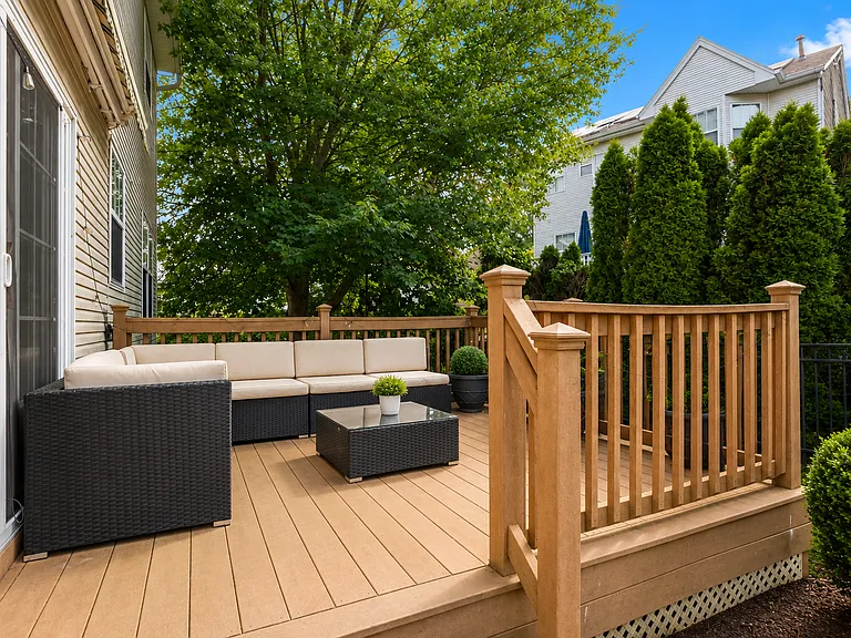 19 Hyde Park Dr — Photo 16