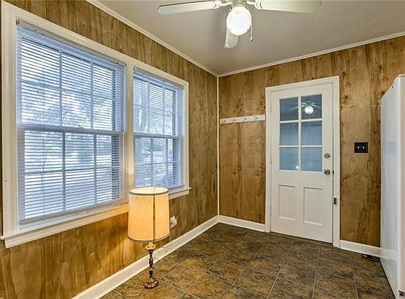 5th image of 28 W Pocahontas Ln