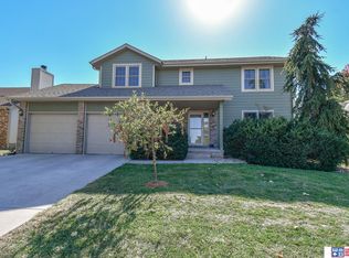 7941 Regent Dr, Lincoln, NE 68507