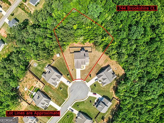 3rd image of 744 Brookshire Ct