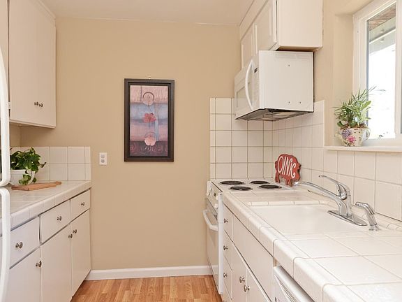 3rd image of 4004 Farm Hill Blvd APT 107