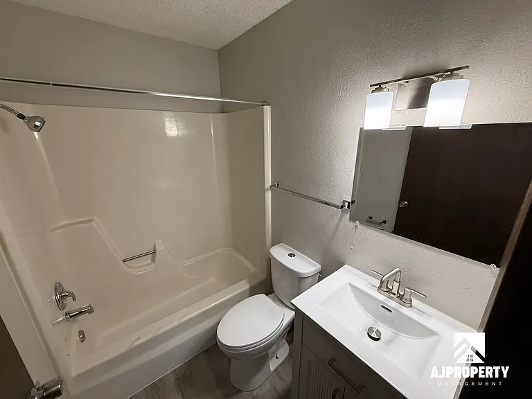 516 N Cliff Ave — Photo 13