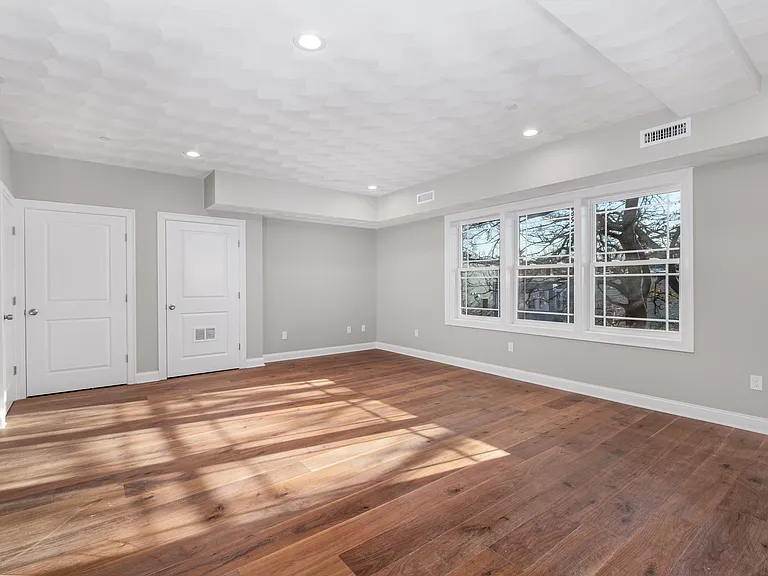 121 Addison St #9 — Photo 3