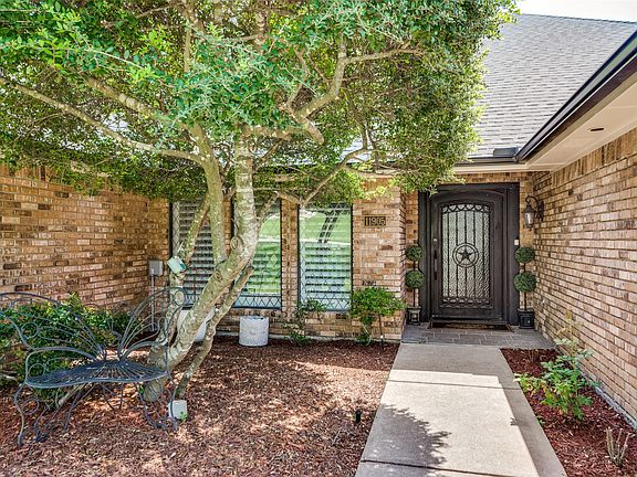 3rd image of 11905 Blue Creek Dr
