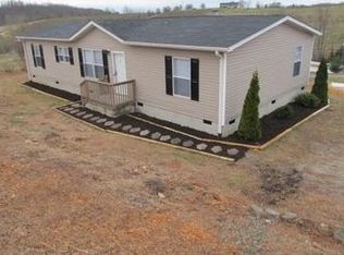 84 Amber Knoll Dr, Hendersonville, NC 28792