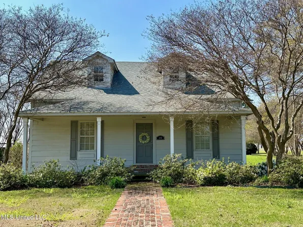 103 Deer Creek Dr, Benoit, MS 38725