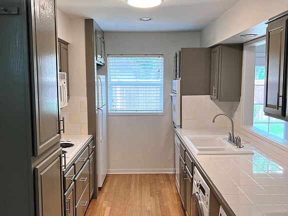 5th image of 3539 Merrell Rd