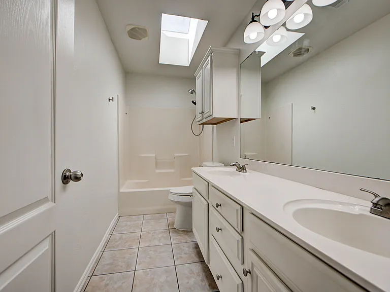 608 Cavecreek St — Photo 27
