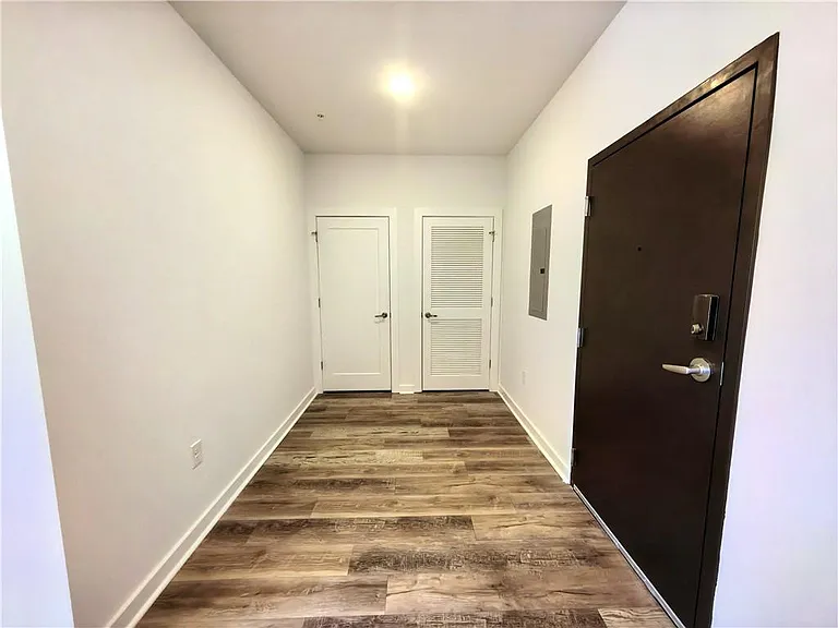 525 Parkway Dr #401 — Photo 2