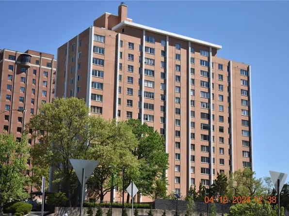 900 S Hanley Rd APT 5A, Saint Louis, MO 63105