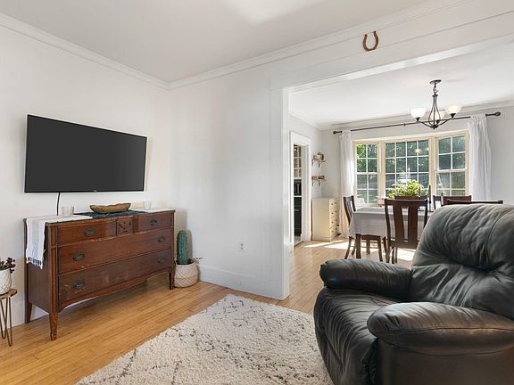 5th image of 36 Pine Street