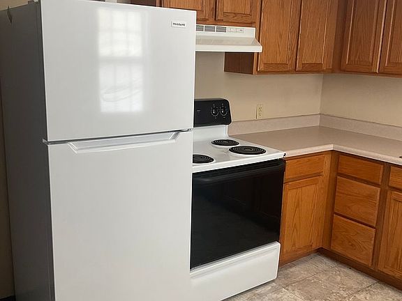 2nd image of 405A W Poos Dr