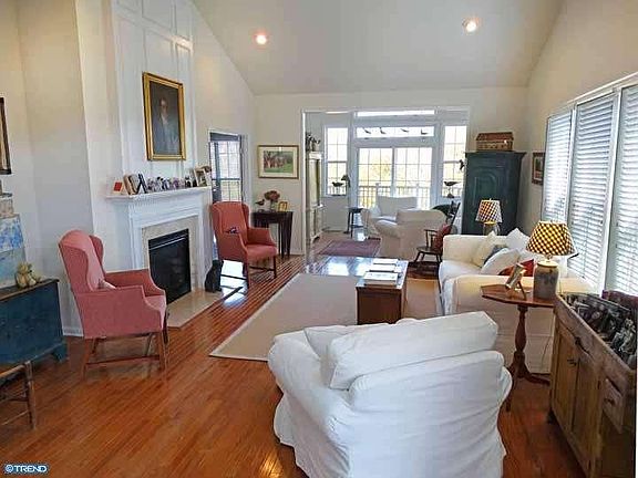 4th image of 2 Beidler Dr