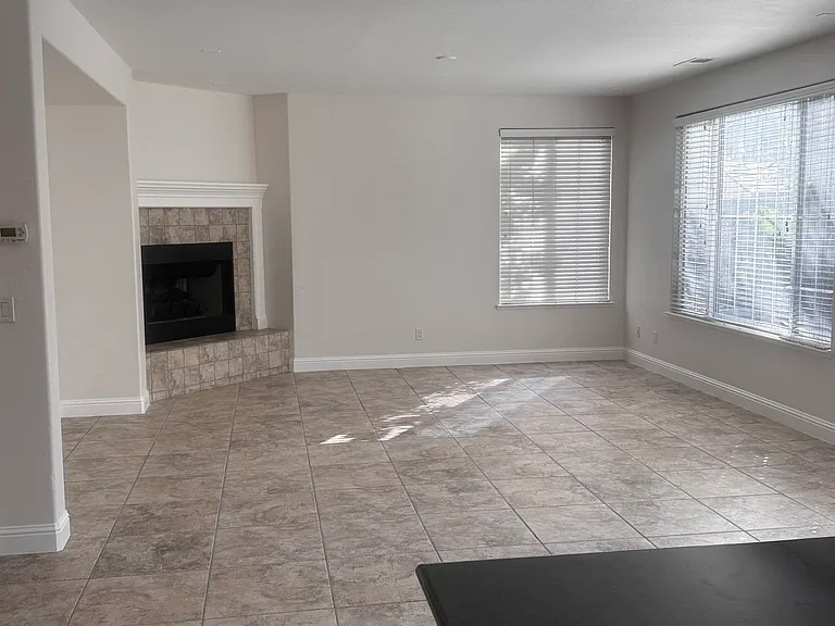 511 W Las Brisas Dr — Photo 21