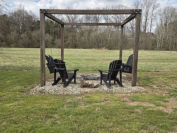 4th image of 322 Ostella Rd