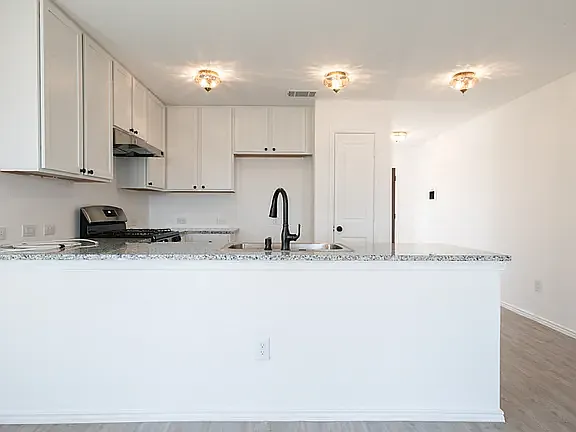 9051 Navarro Vis — Photo 10