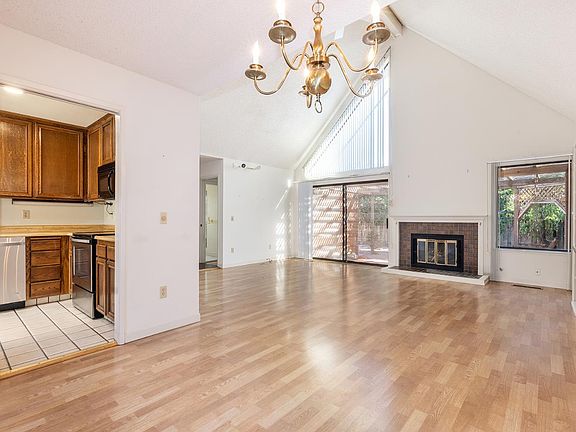 5th image of 1324 Avenida Sebastiani