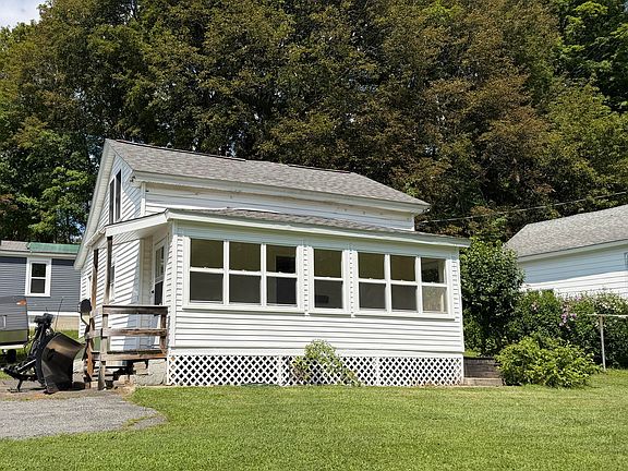 2nd image of 3 Richmond Ln