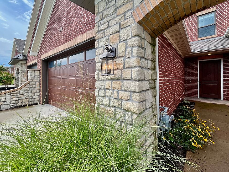 1st image of 1625 Residence Dr #1625