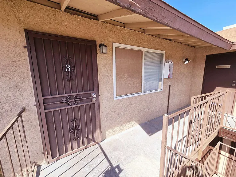 4360 Twin View Cir #3 — Photo 2