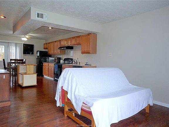 2nd image of 1900 Dartmouth St APT D4