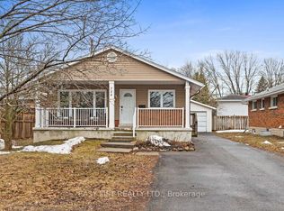 756 Dickens Ave, Ottawa, ON K1G2X8