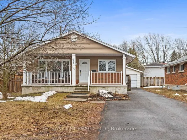 756 Dickens Ave, Ottawa, ON K1G 2X8