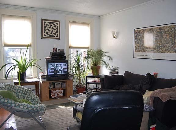 5th image of 138 Irving Ave #6