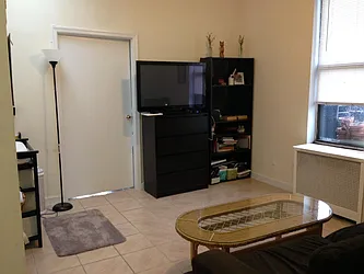 Rented by Roberto Guilbet, LREB