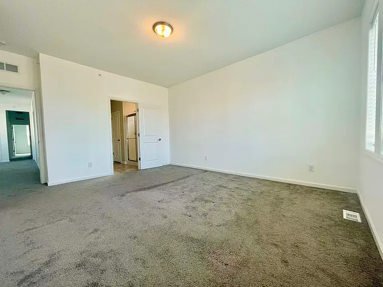 8018 Forestview Ln N — Photo 12