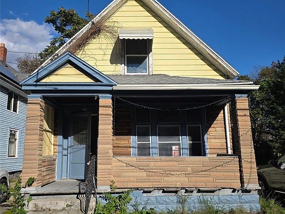 2nd image of 301 Peach St