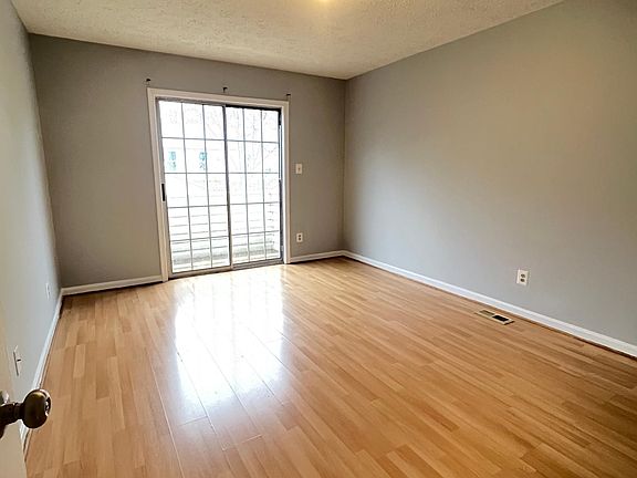 4th image of 46359 Columbus Dr Unit 606