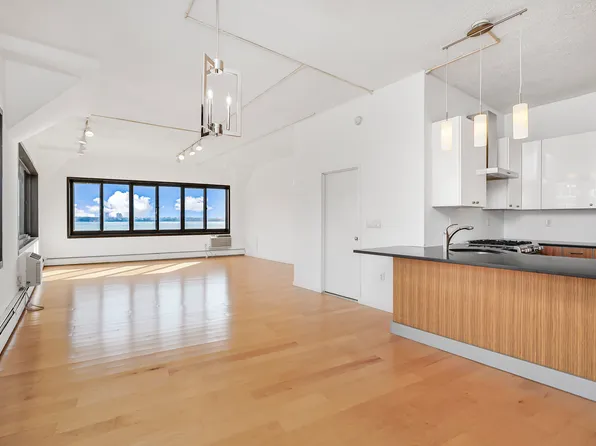 10 Bay Street Landing image 10 of 30