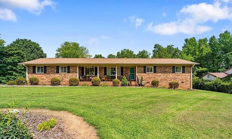 1st image of 4662 Pineview Dr