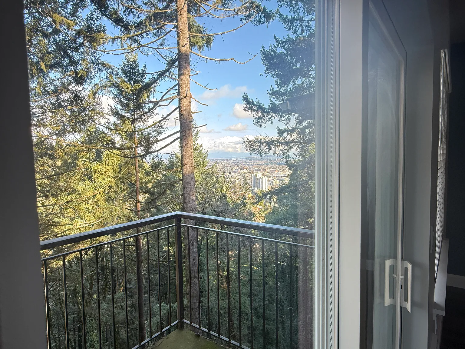 2 bed, 1000 sqft, $2,495 — Photo 3