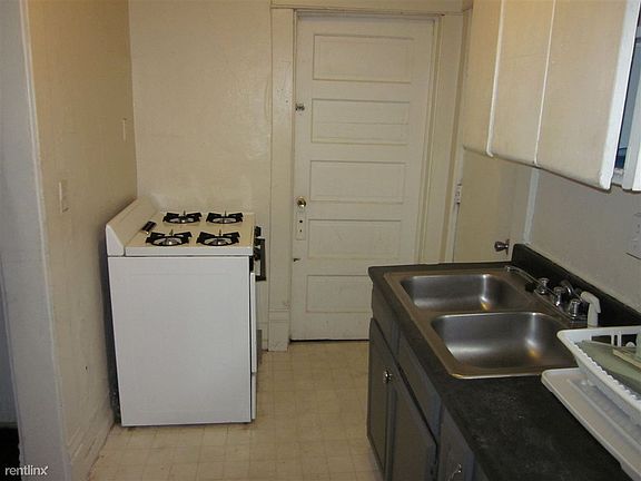 222 LAHOMA KITCHEN 002