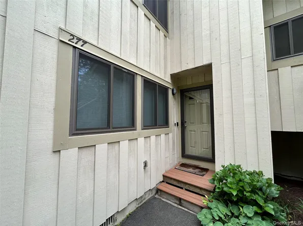 277 Maplewood Dr, South Salem, NY 10590
