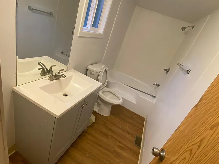 10827 Littlerock Rd SW — Photo 4