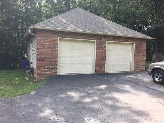3rd image of 332 Boggs Rd