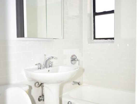 4th image of 83-30 118th St #4G