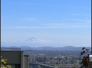 825 SW Broadway Dr, Portland, OR 97201