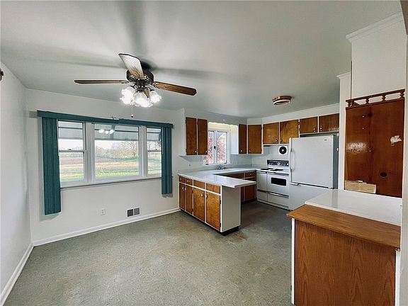 5th image of 2069 Reed Rd