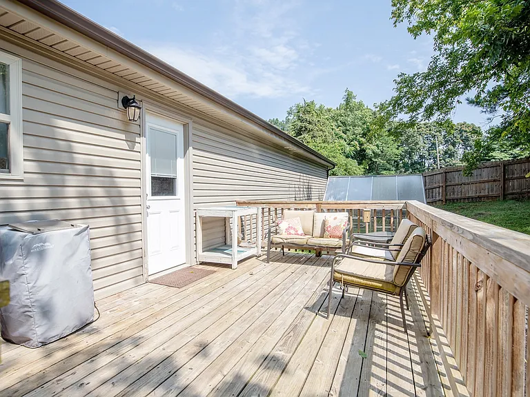 457 Reeves Dr — Photo 18