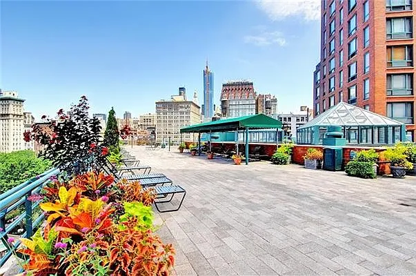 Rented by Luxus Manhattan Realty | media 35