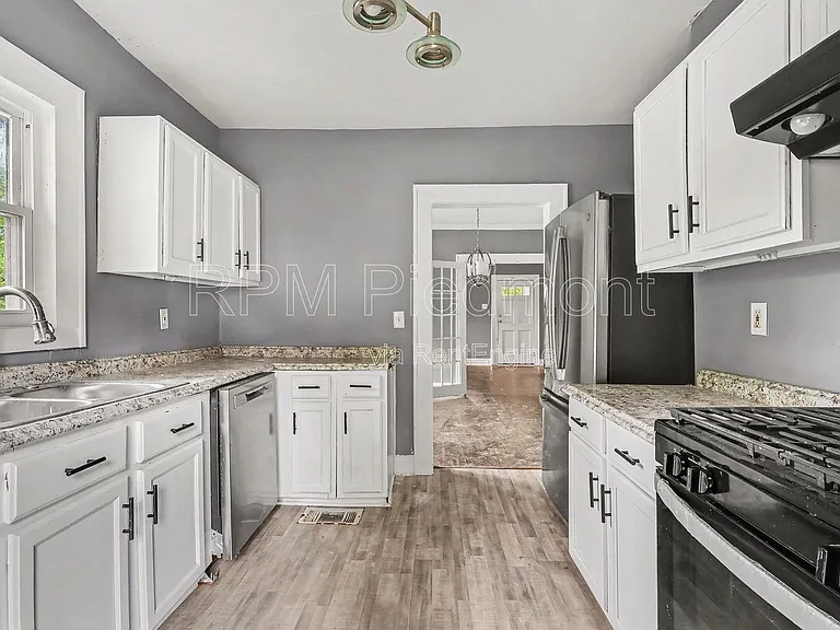 3181 Church St #A — Photo 12