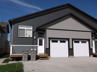 11314 105th Ave #1A, Grande Prairie, AB T8V3Z3