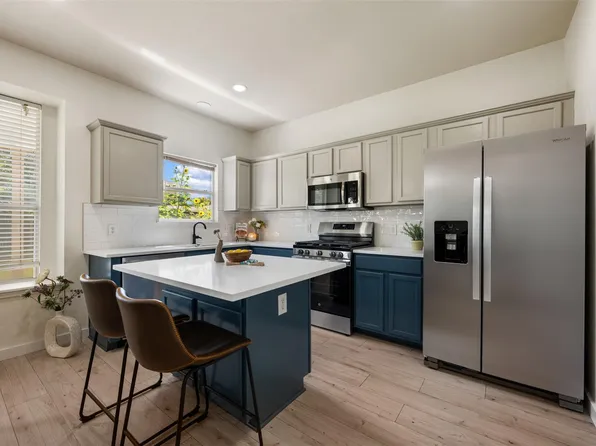 1104 Henderson Dr, Leander, TX 78641